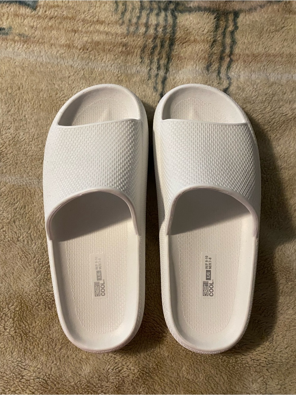 Women’s White Slide Sandals with Textured Strap
